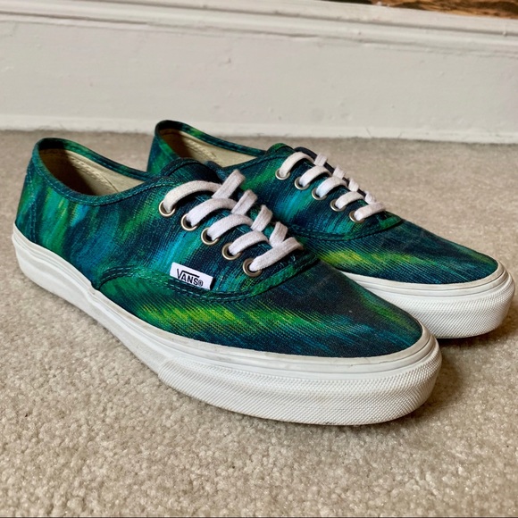 Vans Shoes - Vans Authentic sneakers